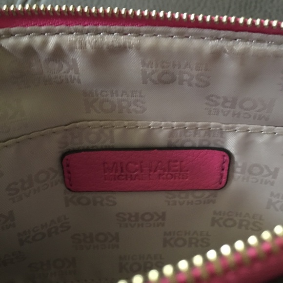 Michael Kors Pink Wristlet π - Picture 6 of 8